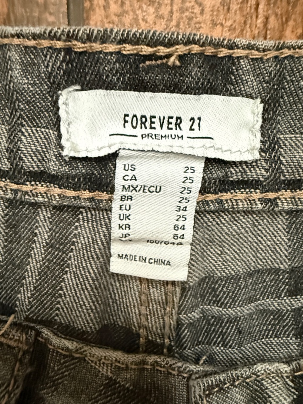 Forever 21 Plaid Mid-Rise Baggy Wide Leg Denim Jeans - Size 25 - Picture 11 of 16